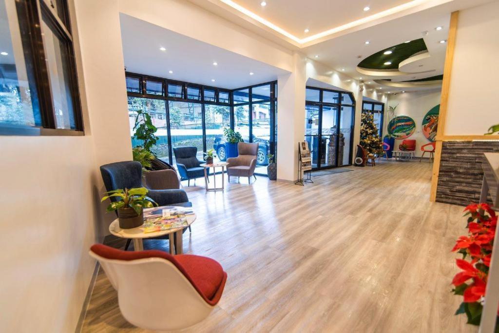 Baguio Lefern Hotel Military Cut-Off Багио Экстерьер фото